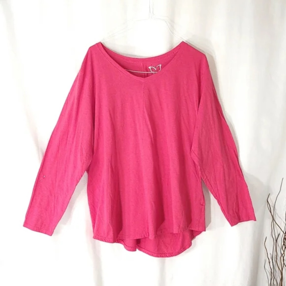{ ❤️ $5} Just My Size Fuschia Wide V Neck Top